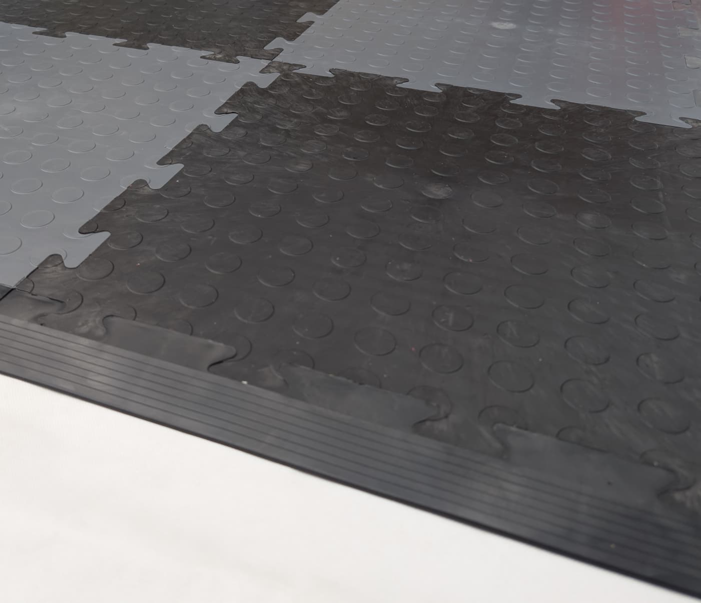Grey Female Ramped Edge For Heavy-Duty PVC Penny & Checker Pattern Interlocking Garage & Workshop Floor Tiles 495x60x12mm