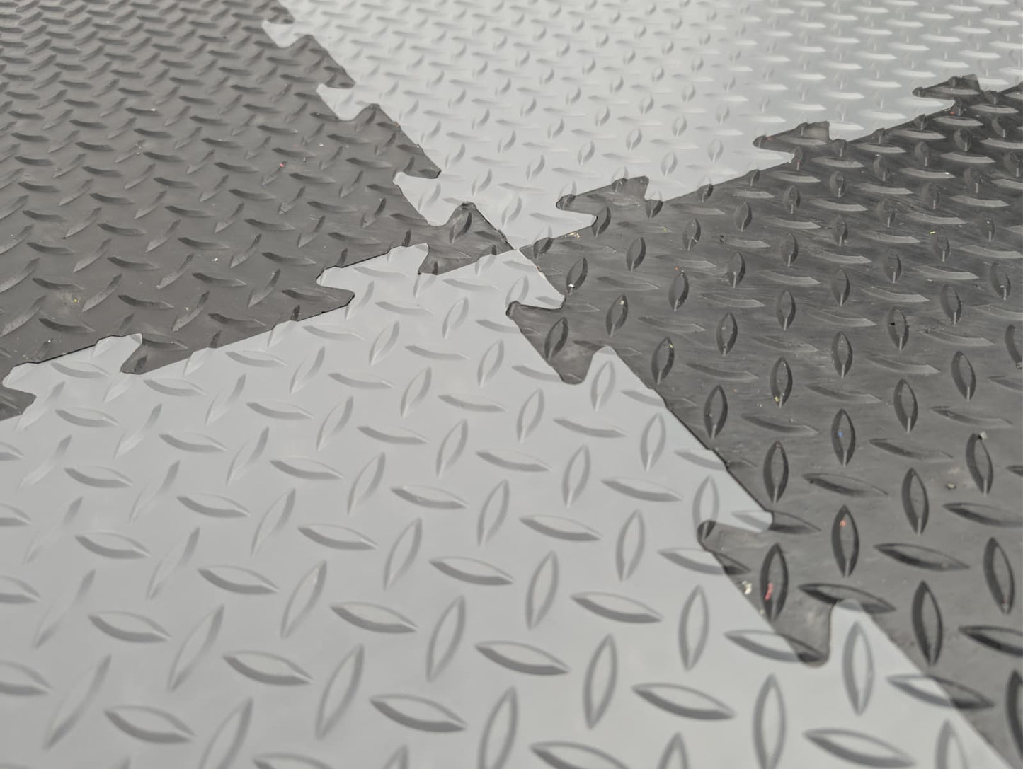 Heavy-Duty Grey PVC Checker Pattern Interlocking Garage & Workshop Floor Tiles Oil & Chemical Resistant (495x495x14mm)